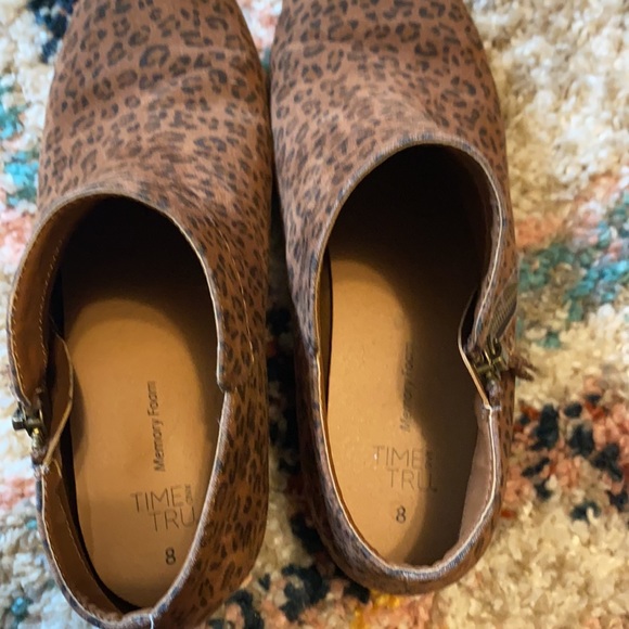 Time and Tru leopard print booties size 8 - Picture 5 of 5